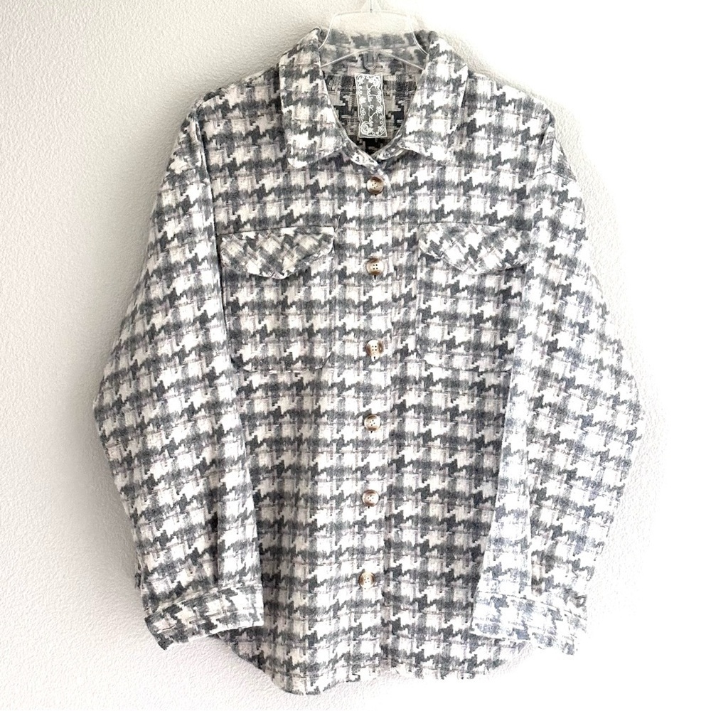 Women’s Lesley Gray and Cream Houndstooth Shacket Grunge 90’s Inspo Collegiate
